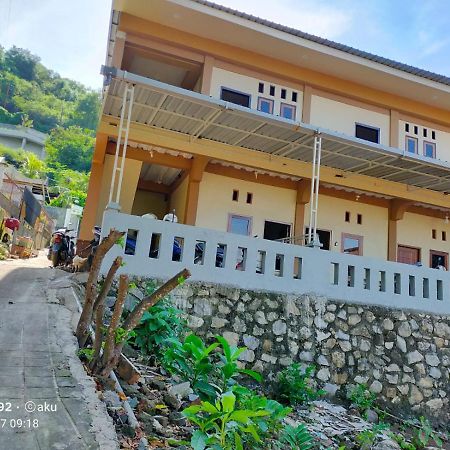 Andira Homestay Labuan Bajo Εξωτερικό φωτογραφία