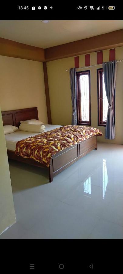 Andira Homestay Labuan Bajo Εξωτερικό φωτογραφία